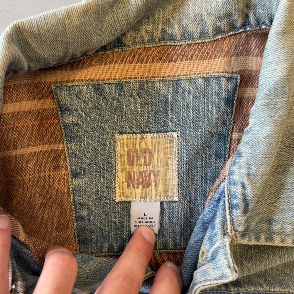 Old Navy Mens Denim Trucker Jacket Distressed Blue Jean Buckle Back Size Large